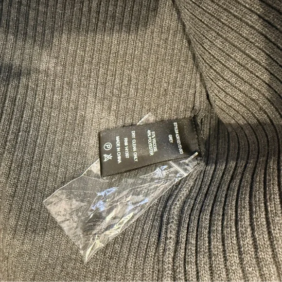 [NWT] $138 ASTR THE LABEL Cutout Ribbed Midi Sweater Dress in Grey. Small - Picture 5 of 6